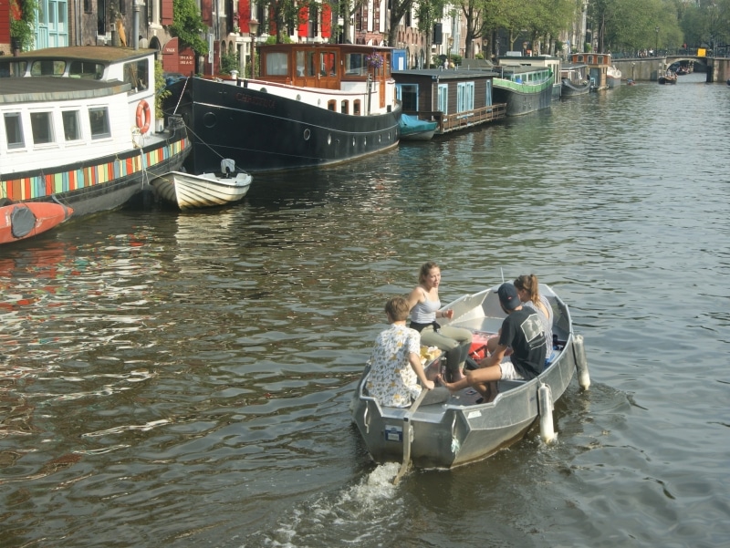 Rent a boat in Amsterdam with skipper on the canals