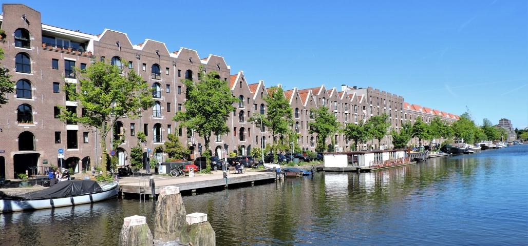 Entrepotdok Canal Amsterdam Beautiful Entrepotdok Canal in Amsterdam near Artis